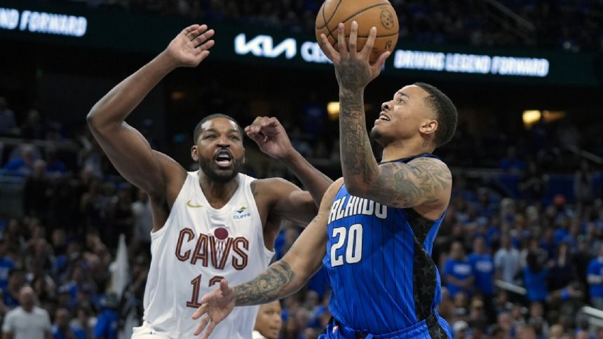 Magic's second straight rout of Cavaliers ties series at 2-2