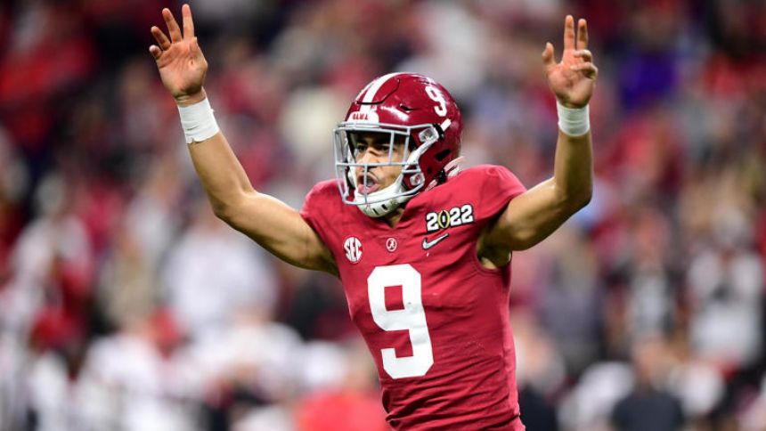 Alabama QB Bryce Young embracing NIL deals, transfer portal additions for Crimson Tide in 2022 season