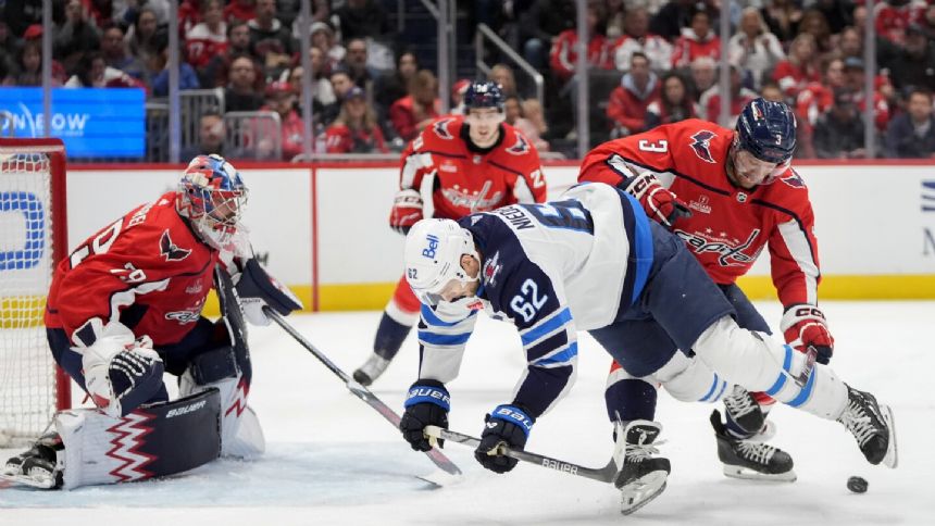 Alex Ovechkin scores twice as the Capitals beat the Jets 3-0 to move back into playoff position