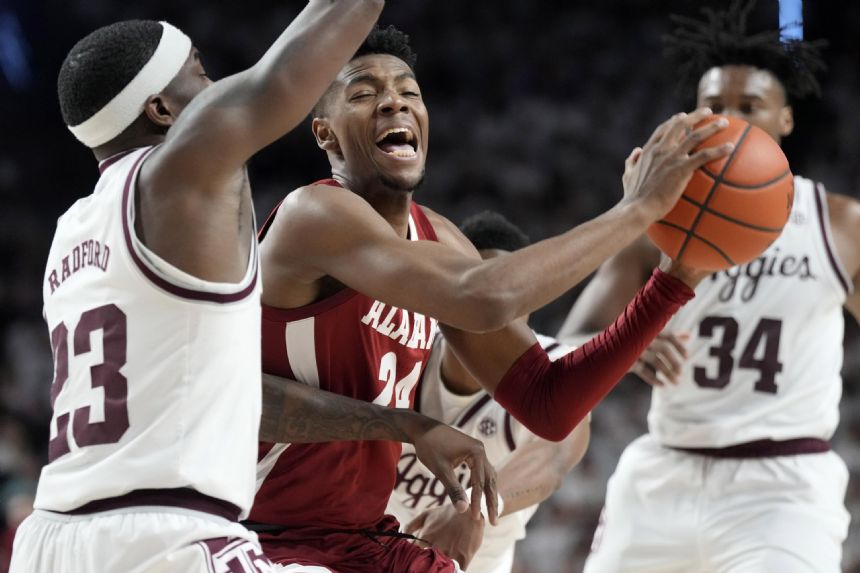 AP: Alabama's Brandon Miller SEC player, newcomer of year