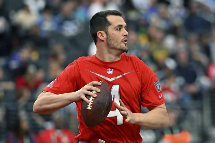 AP source: Derek Carr agrees to 4-year contract with Saints