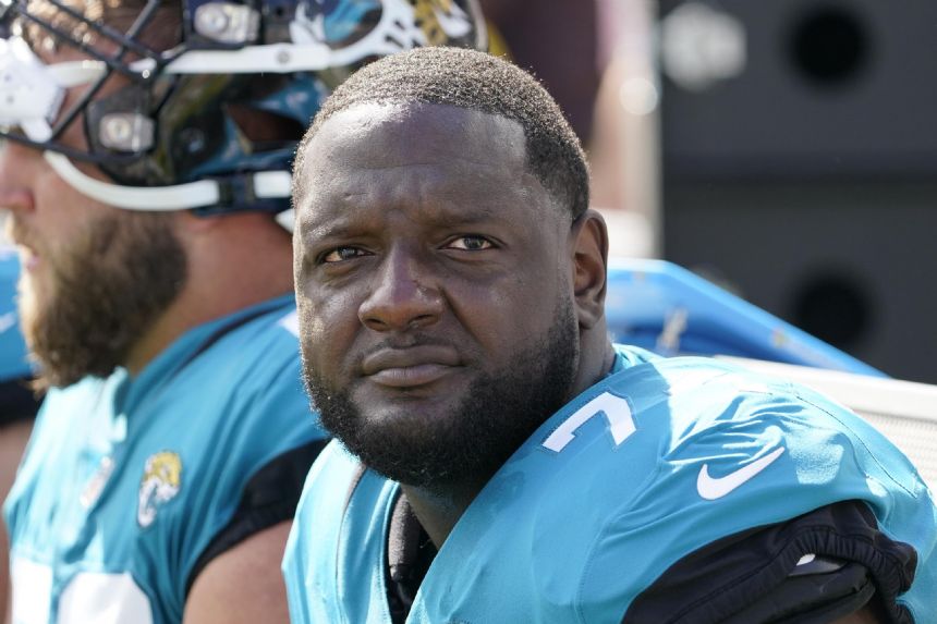 AP source: Jaguars LT Robinson facing suspension for PEDs