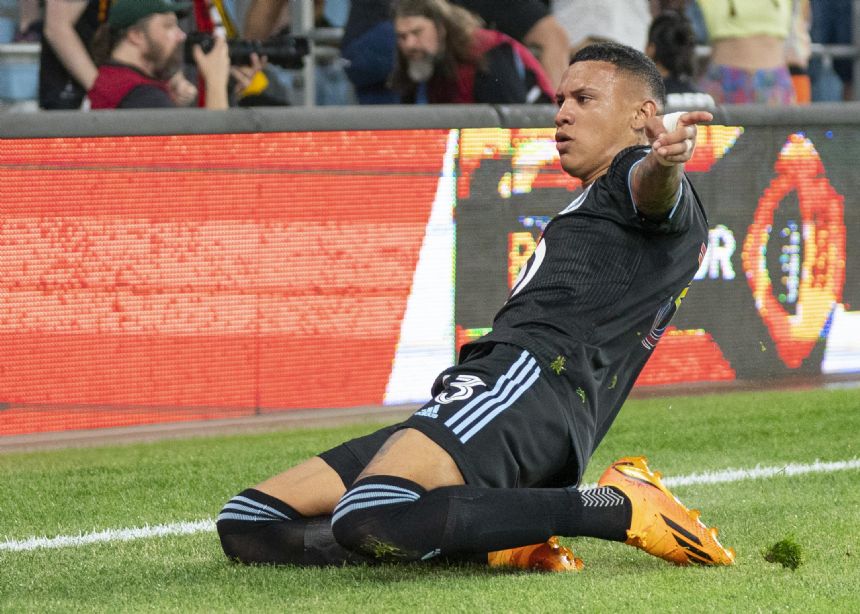 Arriaga helps Minnesota United earn late 1-1 draw with Toronto