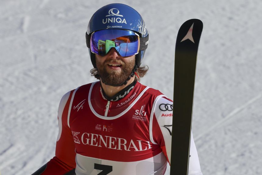 Austrian skier Schwarz takes big early lead in GS at worlds