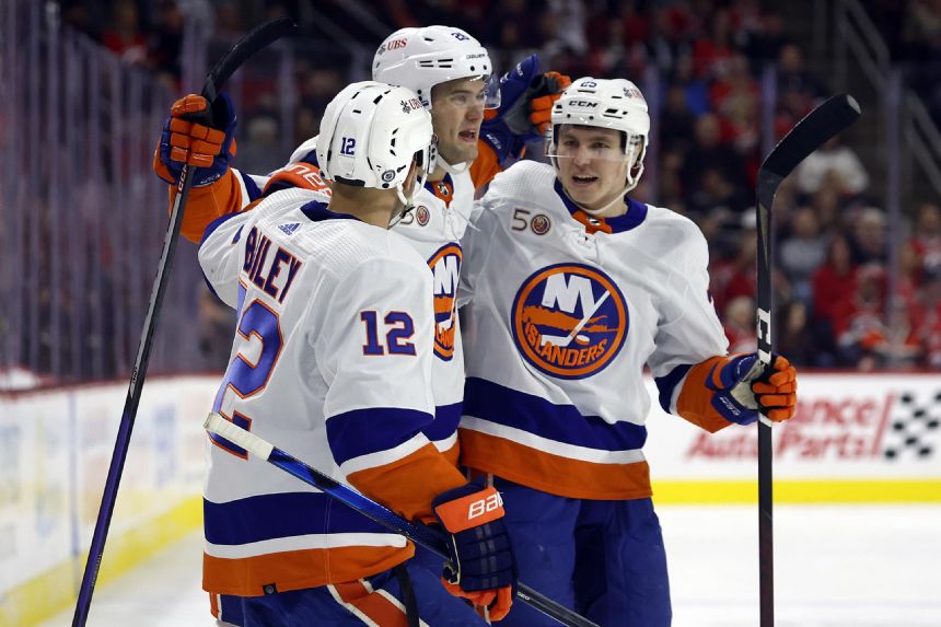 Bailey, Nelson lift Islanders past Hurricanes 6-2