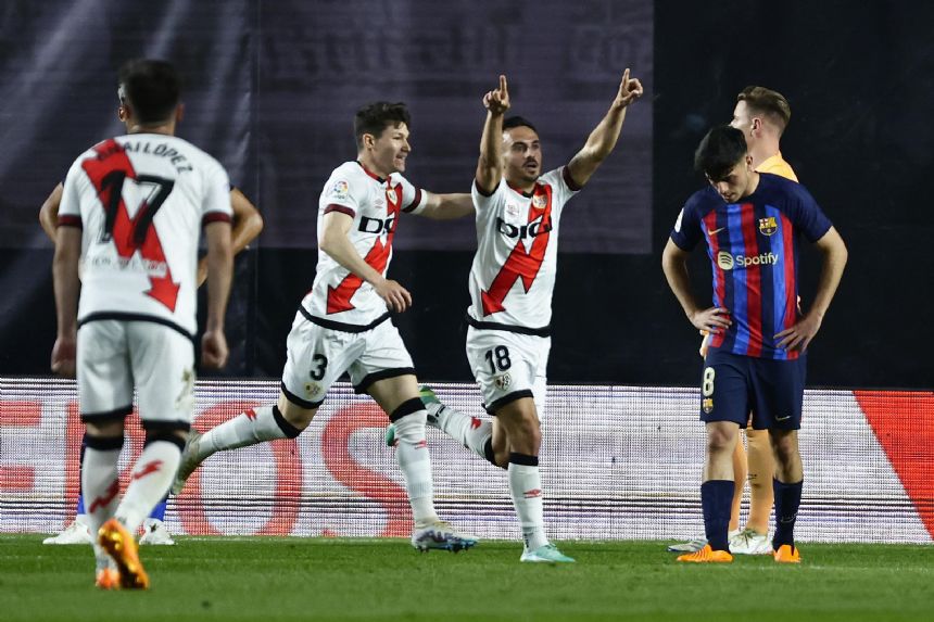 Barcelona loses to Rayo, fails to increase league lead