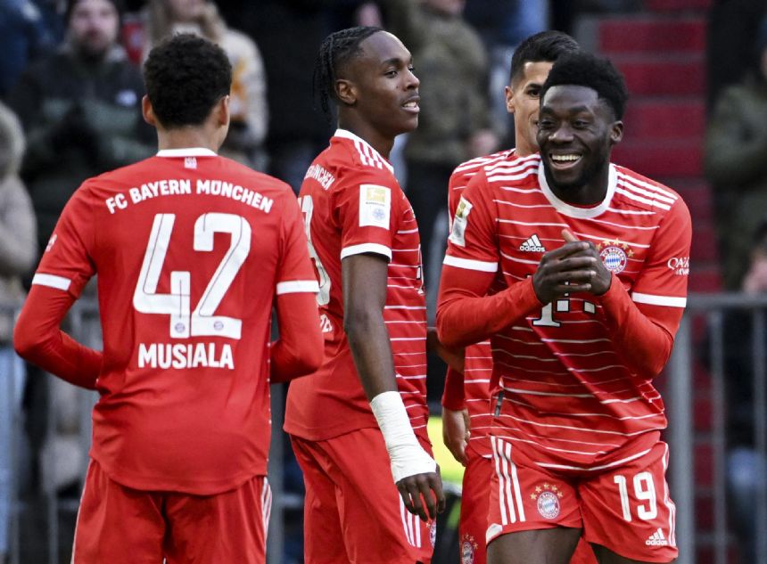 Bayern beats Augsburg, moves 3 points clear in Bundesliga