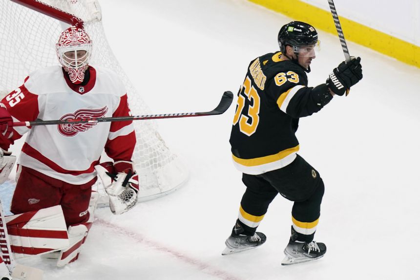 Big night for Marchand in return, Bruins beat Red Wings 5-1