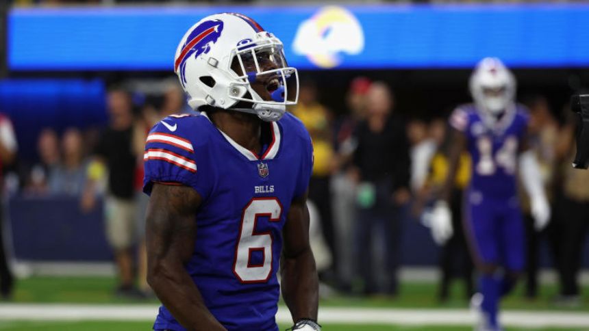 Bills receiver secretly pulled off a gender reveal after scoring a TD during Buffalo's blowout win over Rams