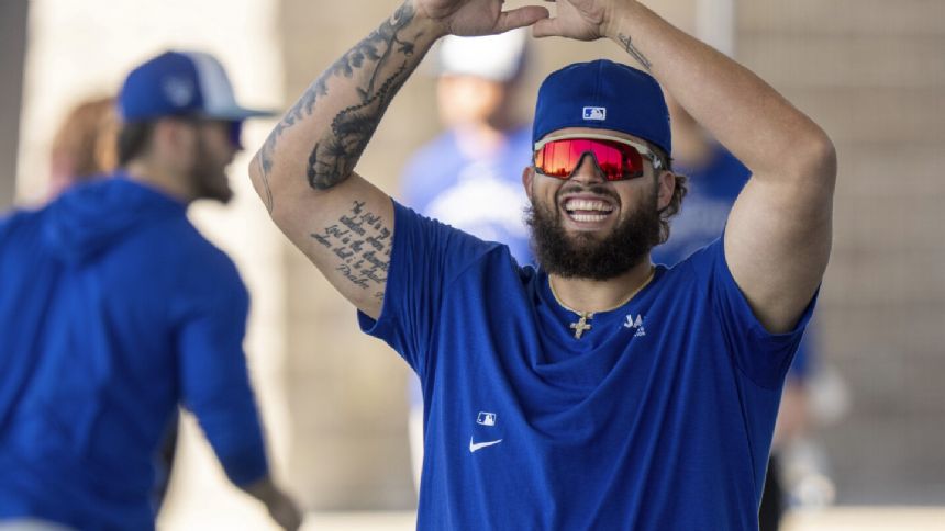 Blue Jays righthander Alek Manoah hits 3 batters in first spring