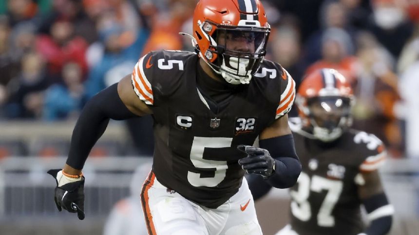 Browns LB Anthony Walker Jr. placed on injured reserve, knocking team captain out of playoffs