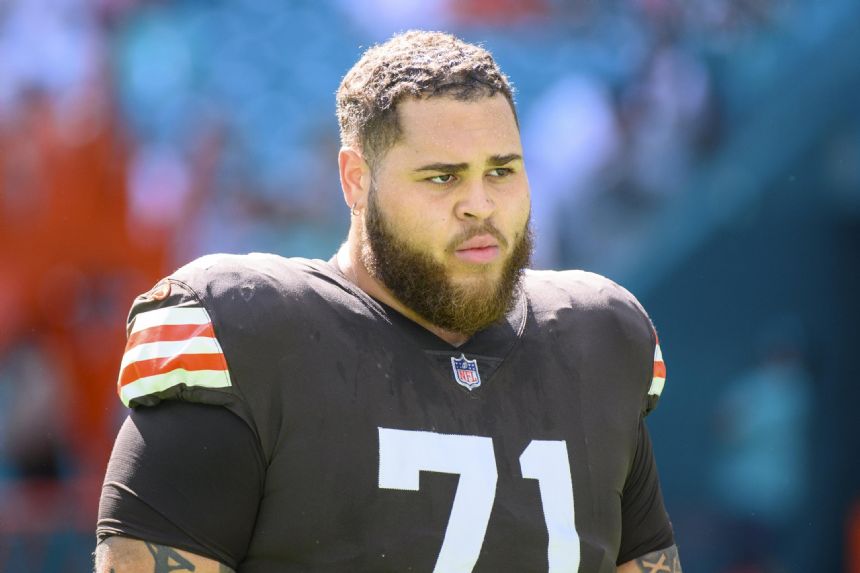 Browns pick up 5th-year option on LT Jedrick Wills Jr.