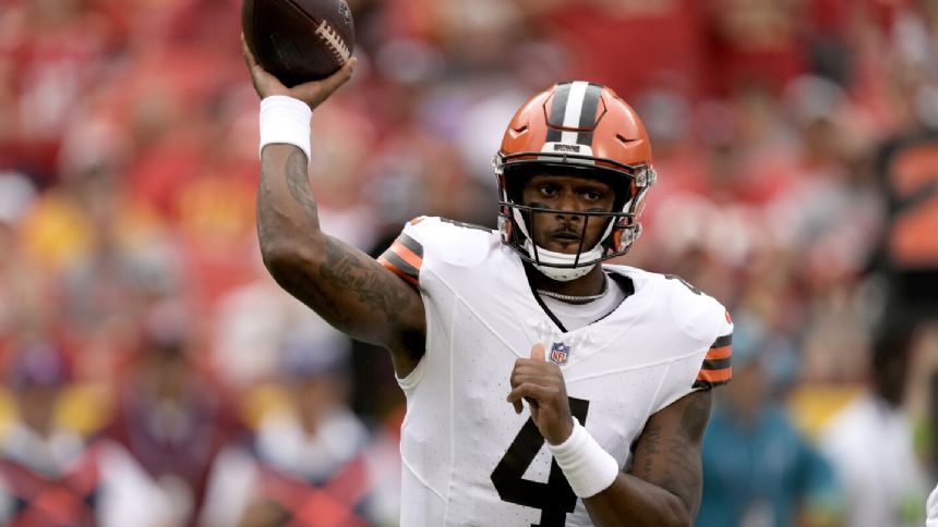 Suspended Browns QB Deshaun Watson allowed to start practicing - The Boston  Globe