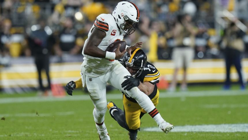 Deshaun Watson runs for TD, Browns bottle up Joe Burrow in 24-3 win over  Bengals in season opener