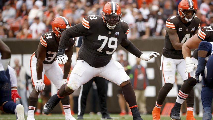 Browns Rookie RT Dawand Jones To Miss Game Vs Jaguars, QB Joe Flacco ...