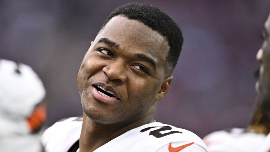 Browns top WR Amari Cooper absent from team's minicamp as he enters final season of contract