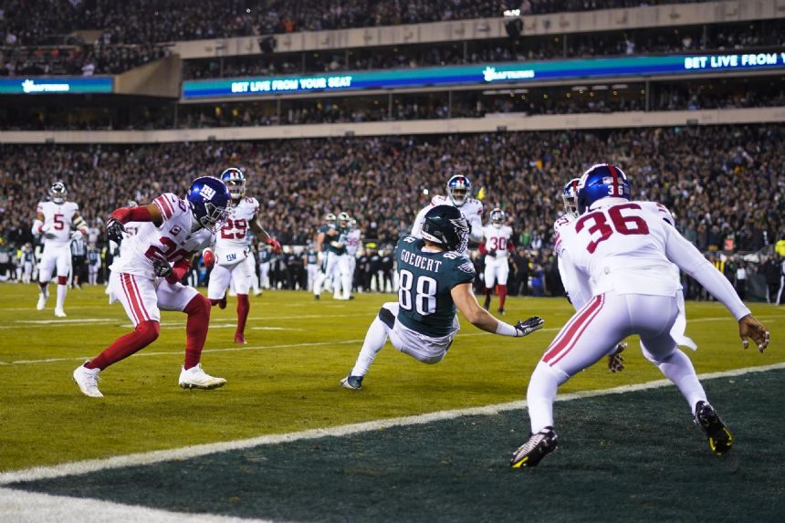 Busted first down chain slows Giants-Eagles playoff game - Saturday, January  21, 2023 - CapperTek