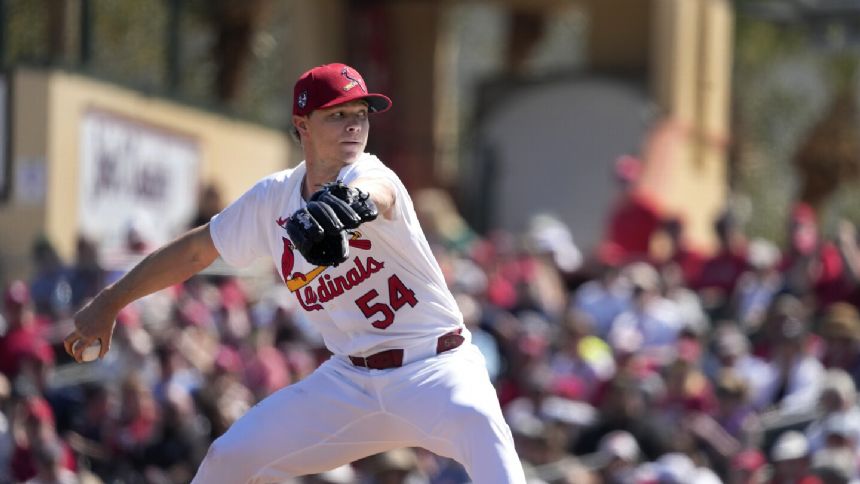 Cardinals' All-Star right-hander Sonny Gray leaves game with hamstring tightness