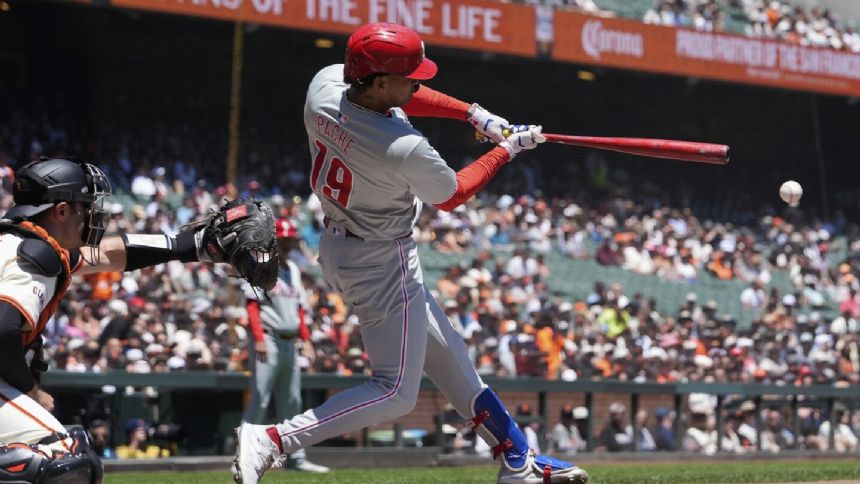 Castellanos, Schwarber HR, Sanchez works 6 strong innings as Phillies beat Giants to end 3-game skid