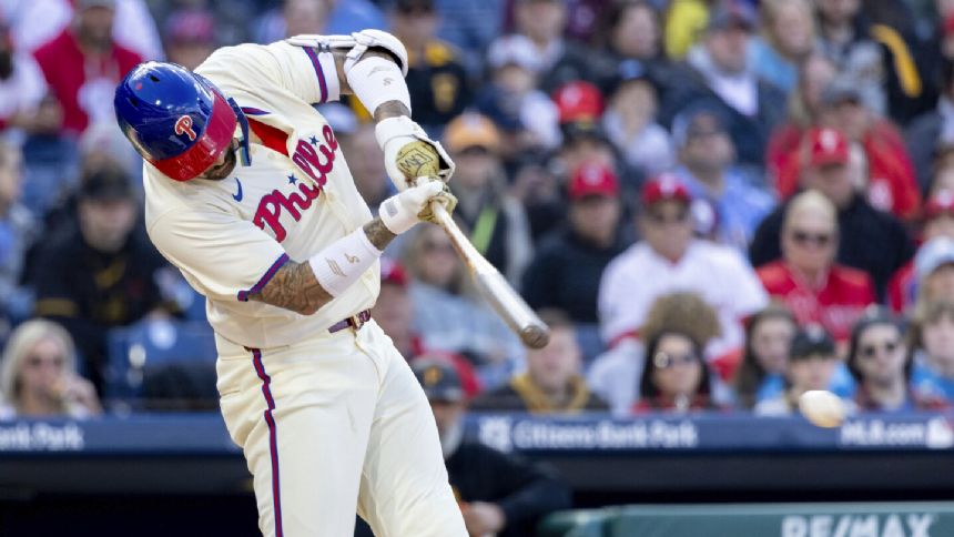 Castellanos' walk-off, bases-loaded single caps Phillies' 4-3 rally over Pirates