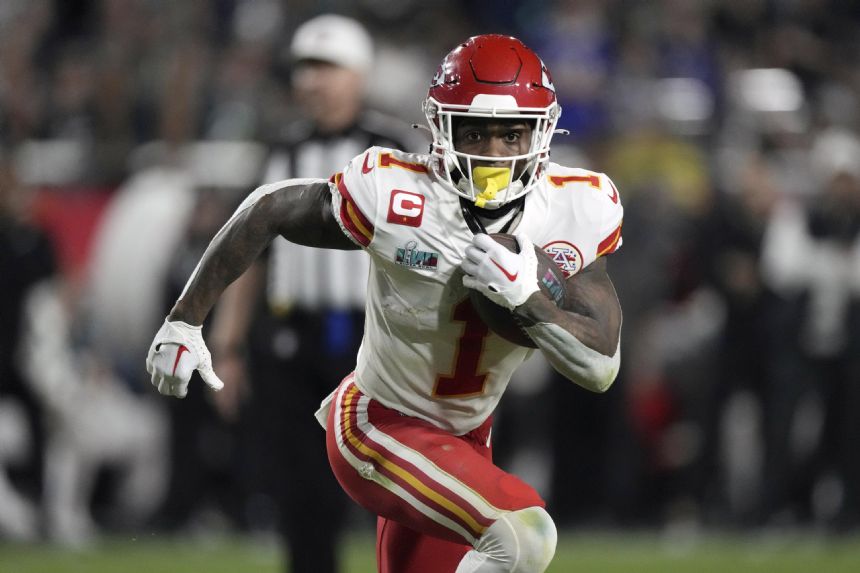 Chiefs re-sign McKinnon, decline 5th year on Edwards-Helaire