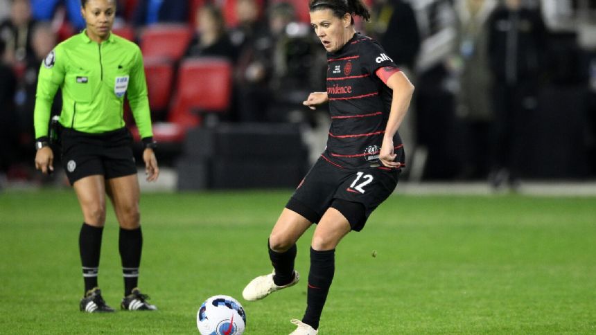 Christine Sinclair re-signed by the Thorns for another season
