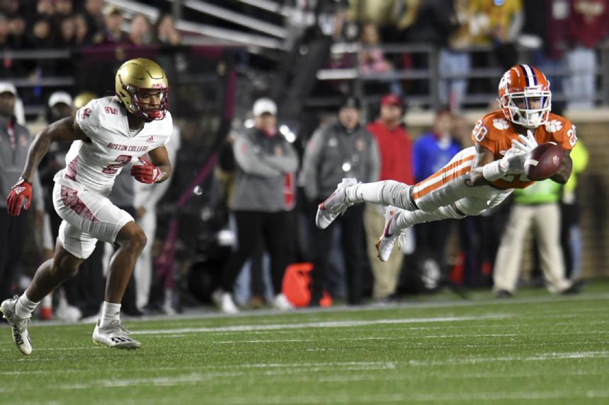 Clemson breaks it open in 2nd half, tops Boston College 31-3