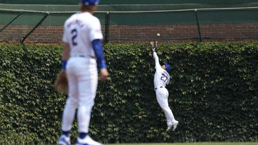 Cubs' eighth-inning fielding mix-up allows Cardinals to rally for 5-4 win