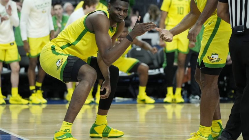 Dante makes hook shot with 37 seconds left and Oregon holds off UCLA 68-66 in Pac-12 tourney