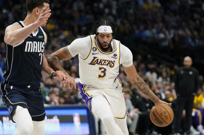 Davis leads rally from 27 down as Lakers beat Mavs 111-108