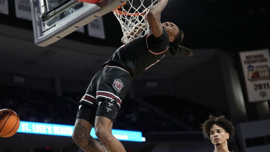 Davis scores on layup with 3 seconds left, giving No. 18 South Carolina a 70-68 win over Texas A&M