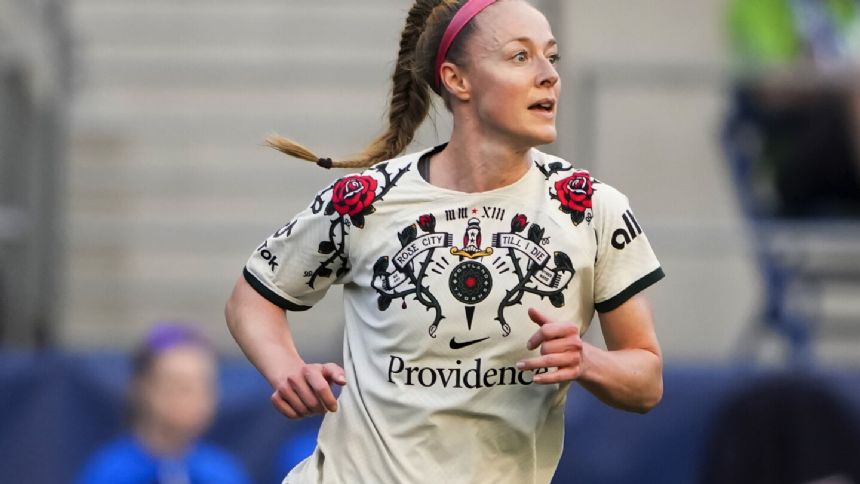 Defender Sauerbrunn is sticking with the NWSL's Portland Thorns for 1 more year