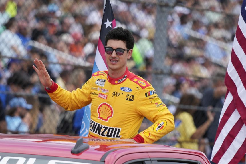 Defending Cup champion Joey Logano wins pole in Las Vegas