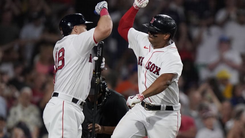 Byron Buxton homers in his first 2 at-bats as the Twins beat Lance Lynn and  the White Sox 9-4