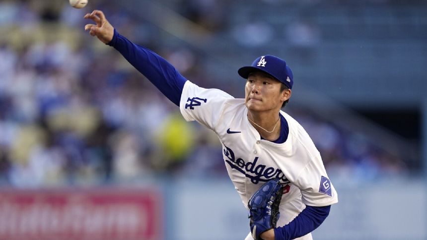 Dodgers' Yoshinobu Yamamoto leaves start vs. Kansas City after 2 innings due to triceps tightness