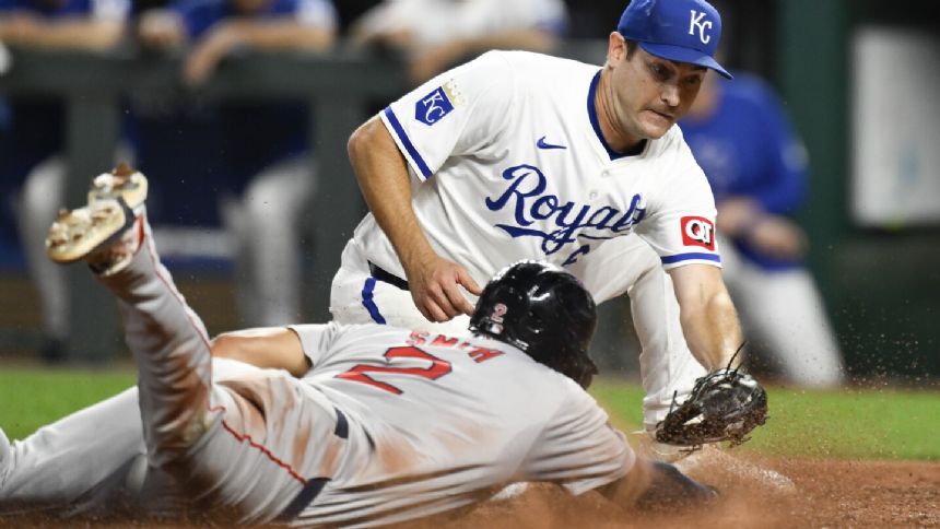 Dominic Smith scores go-ahead run on wild pitch, helps Red Sox beat Royals 6-5