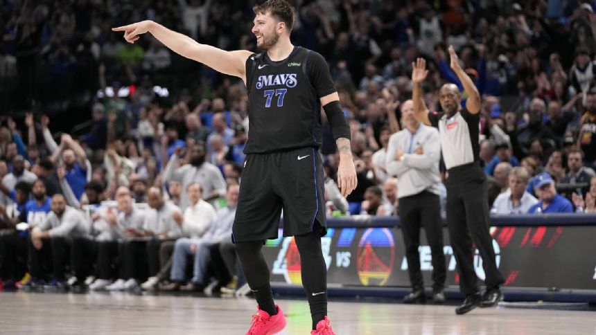 Doncic scores 41 points, pairs with Irving to help Mavs beat Suns 123-113 for 7th straight victory