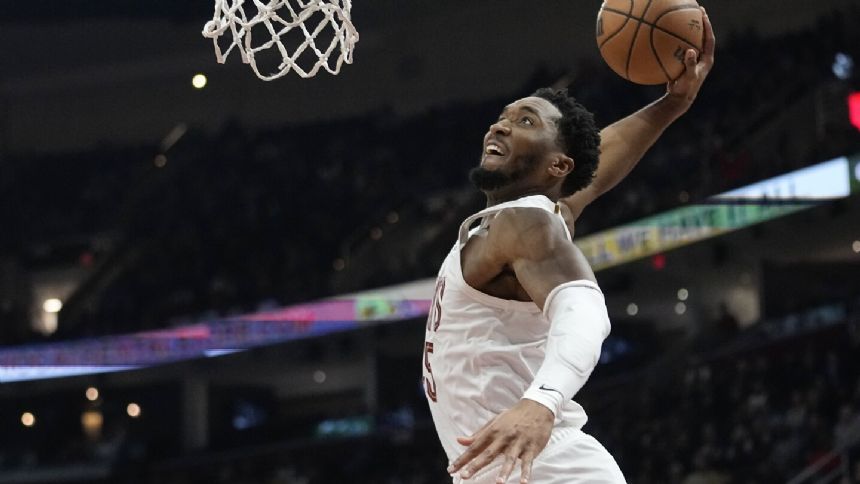 Donovan Mitchell, Cavs keep rolling, beat Kings 136-110