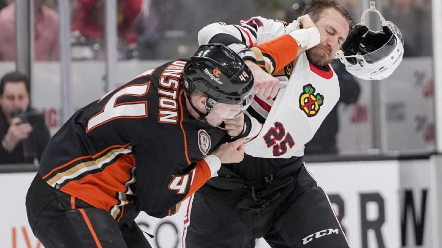 Dostal gets first shutout, Killorn scores twice as Ducks beat Blackhawks 4-0 to end 7-game skid