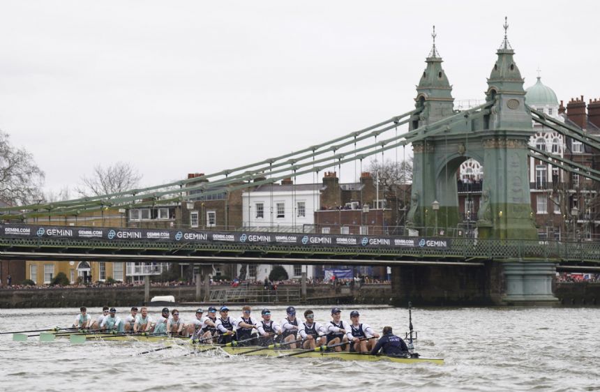 Double win for Cambridge over Oxford in annual Boat Race