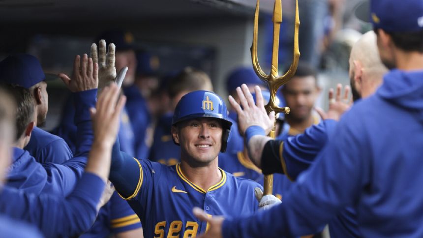 Dylan Moore sets career high with 5 RBIs to help Mariners topple Athletics 8-1