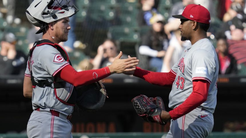 Encarnacion-Strand's 4 RBIs lead Reds over White Sox 11-4, drops Chicago to franchise-worst 2-13