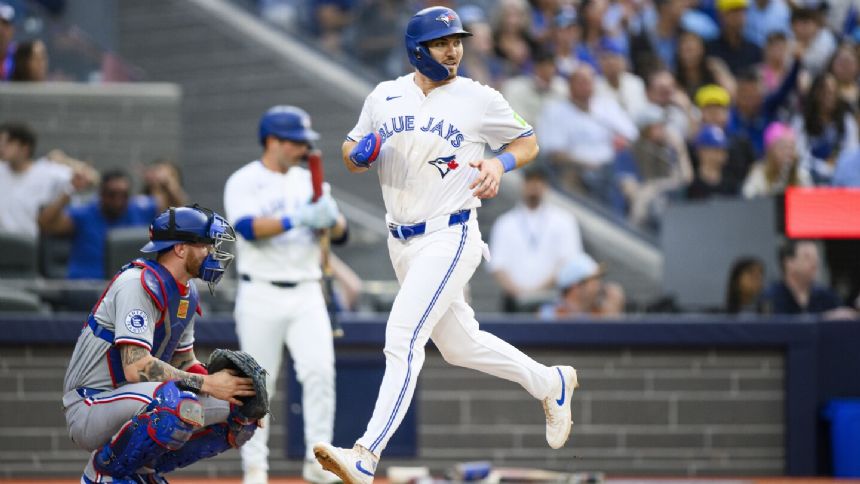 Ernie Clement singles in 9th to lift the Blue Jays past the Rangers, 6-5