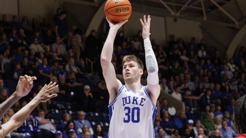 Filipowski back in lineup after court-storming injury, leads No. 10 Duke past Louisville 84-59