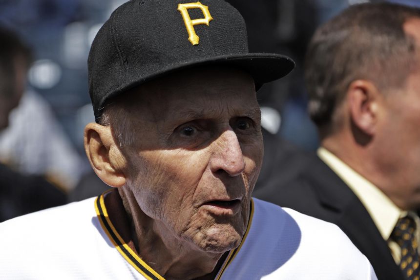 Former Pirates great Dick Groat, a 2-sport star, dies at 92