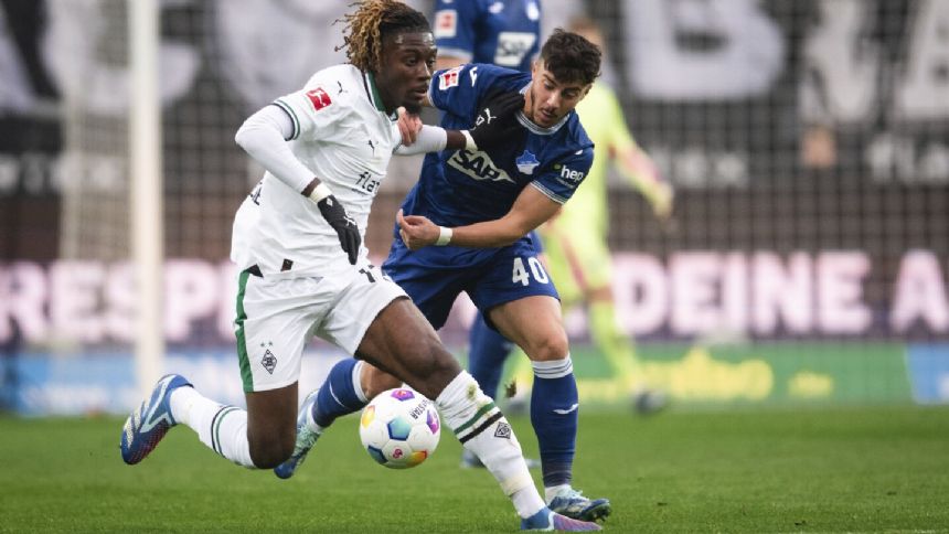 Gladbach beats Hoffenheim in Bundesliga, Bayern game called off because of snow