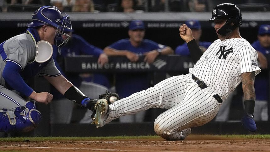 Gleyber Torres pulled by Aaron Boone for lack of hustle in Yankees' 8-5 loss to Blue Jays