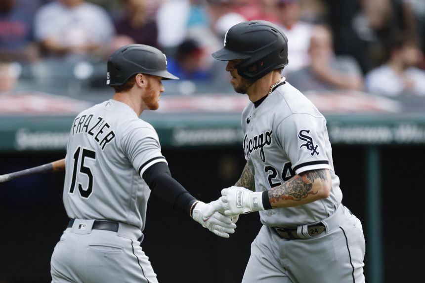 Gonzalez hits 2-run double, Grandal homers as White Sox rally to top Guardians 4-2