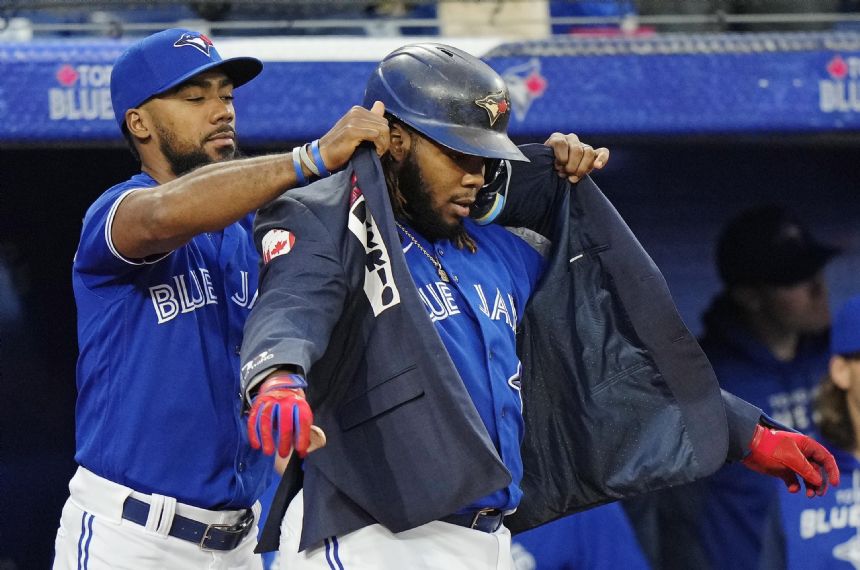 Guerrero hits 100th homer at age 23, Blue Jays beat Rays 5-1