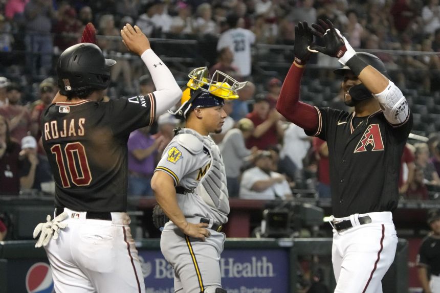 Gurriel hits 3-run homer, D-backs take series from Brewers